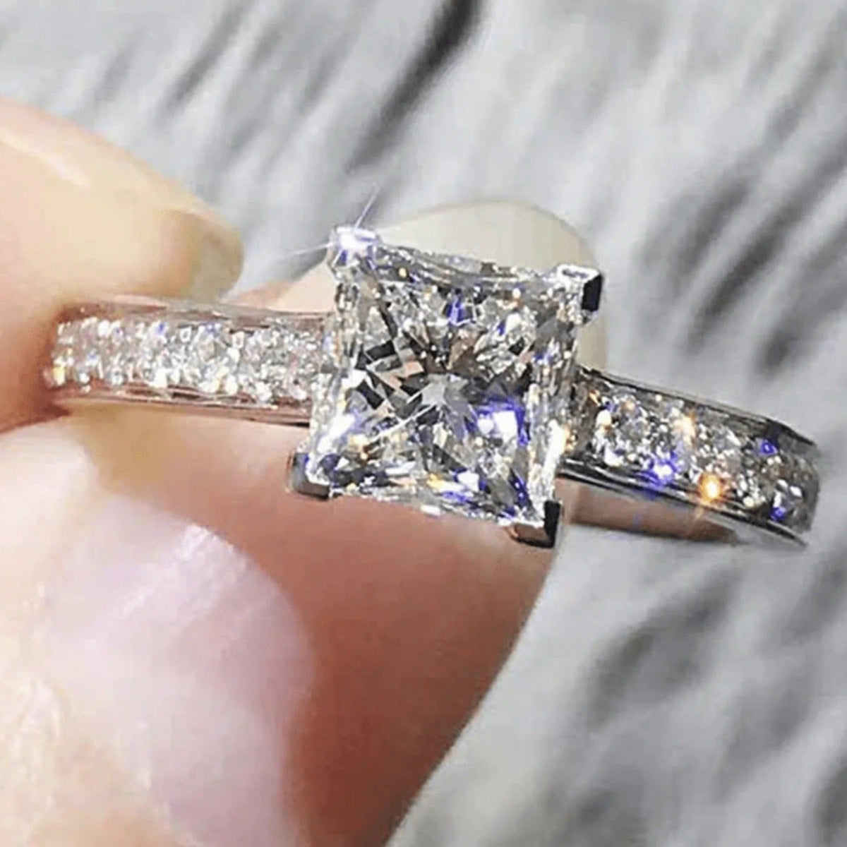 Prsteň Caliope princess cut