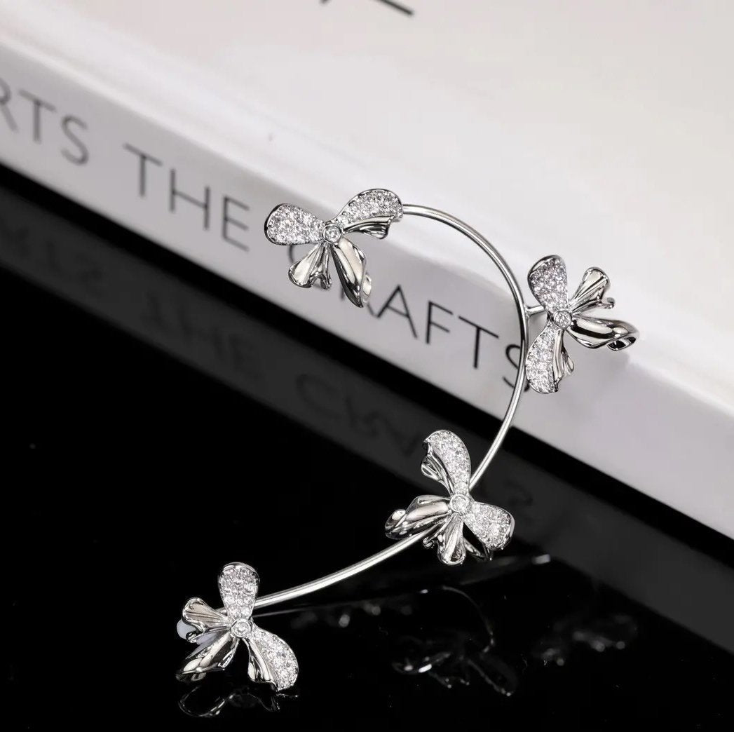Cirkonis drugelis ear clips