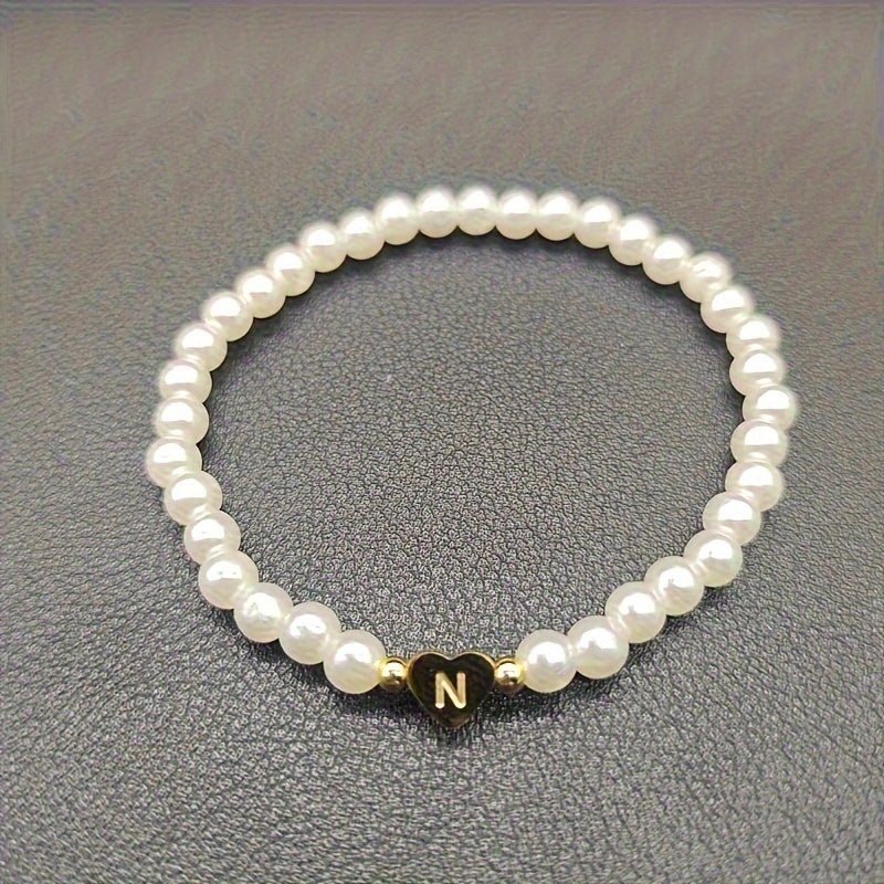 Elegantný náramok s iniciálkovým srdiečkom (A–Z)