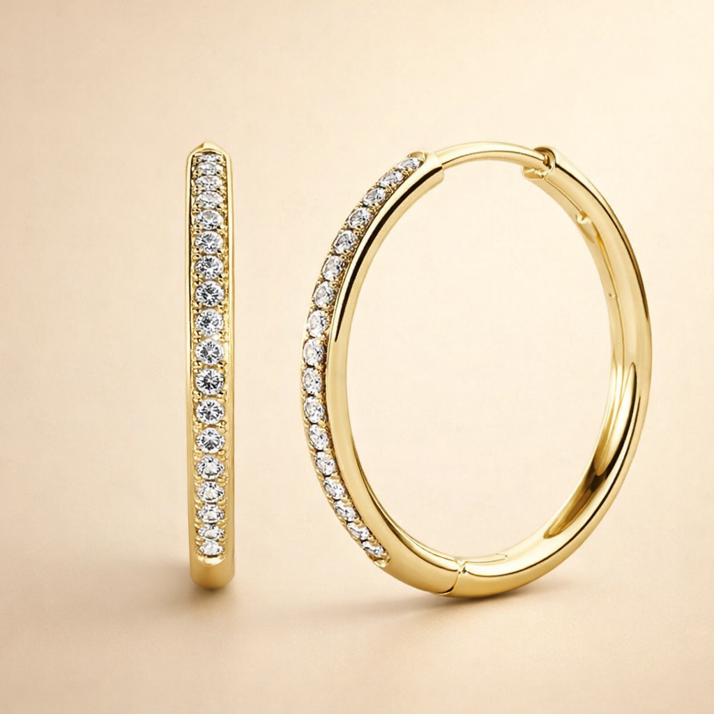 Elegantné zlaté náušnice s pavé detailmi