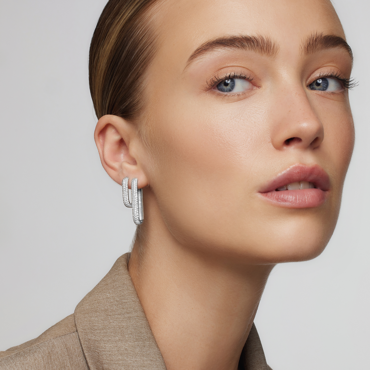 Icon pavé žiediniai auskarai | Baltas auksinis