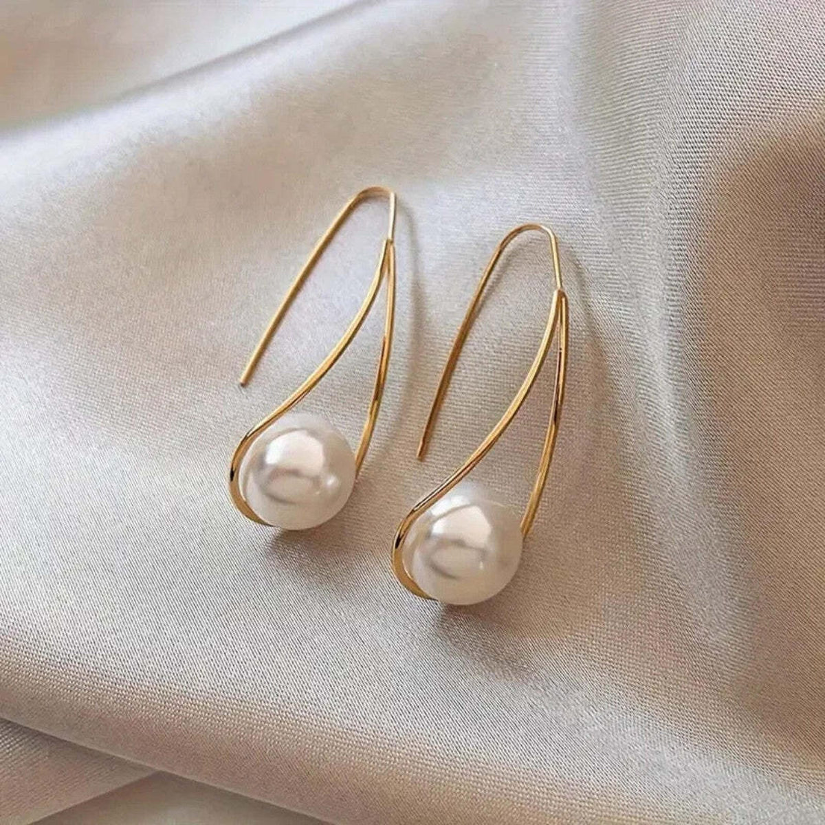 Elegantné perlové náušnice