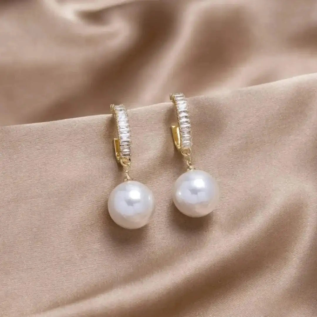 Elegantné perlové a zirkónové náušnice