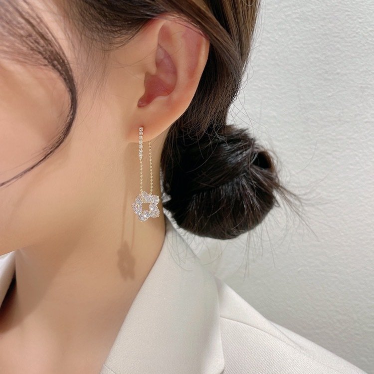 Dangling blossom auskarai