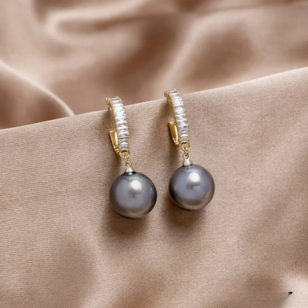 Elegantné náušnice s perlami a zirkónmi