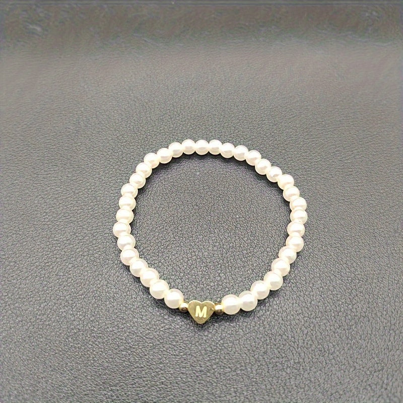 Elegantný náramok s iniciálkovým srdiečkom (A–Z)
