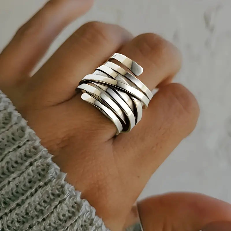 Elegantný strieborný prsteň vo vintage štýle