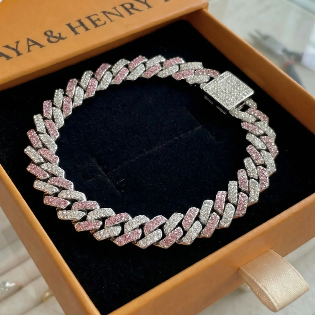 Baltojo aukso kubietiška apyrankė „Pink Shimmer“ apyrankė