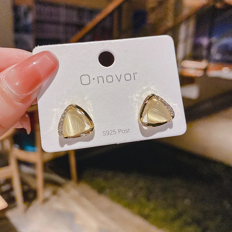 Auskarai rafinuoti triangulaires su opalas ir krištolai