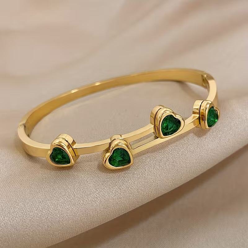 Zlatý náramok „Verde Hearts“
