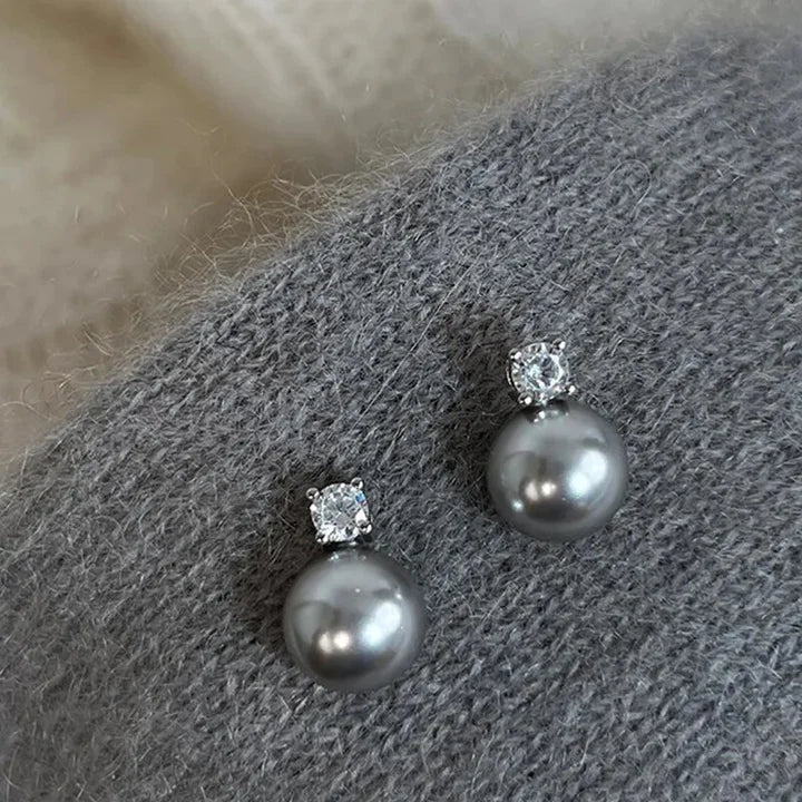 Elegantné čierne perlové náušnice so zirkónmi
