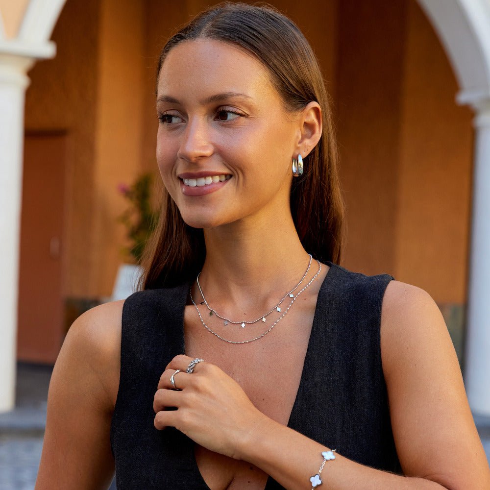 Sluoksniuota grandinėlė su deimanto lašu „Charlotte“